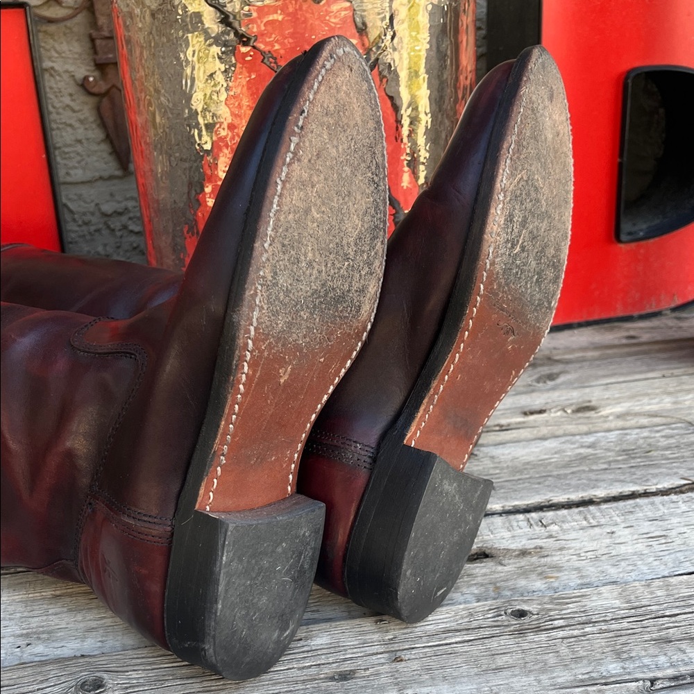 Frye Brown/burgundy Leather Riding Boots. Beautifully crafted - Picture 5 of 7